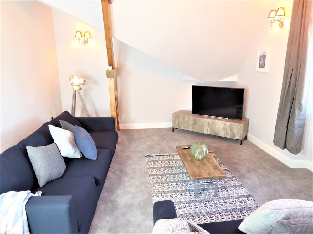 Town Hall Lofts Settle Apartment 2