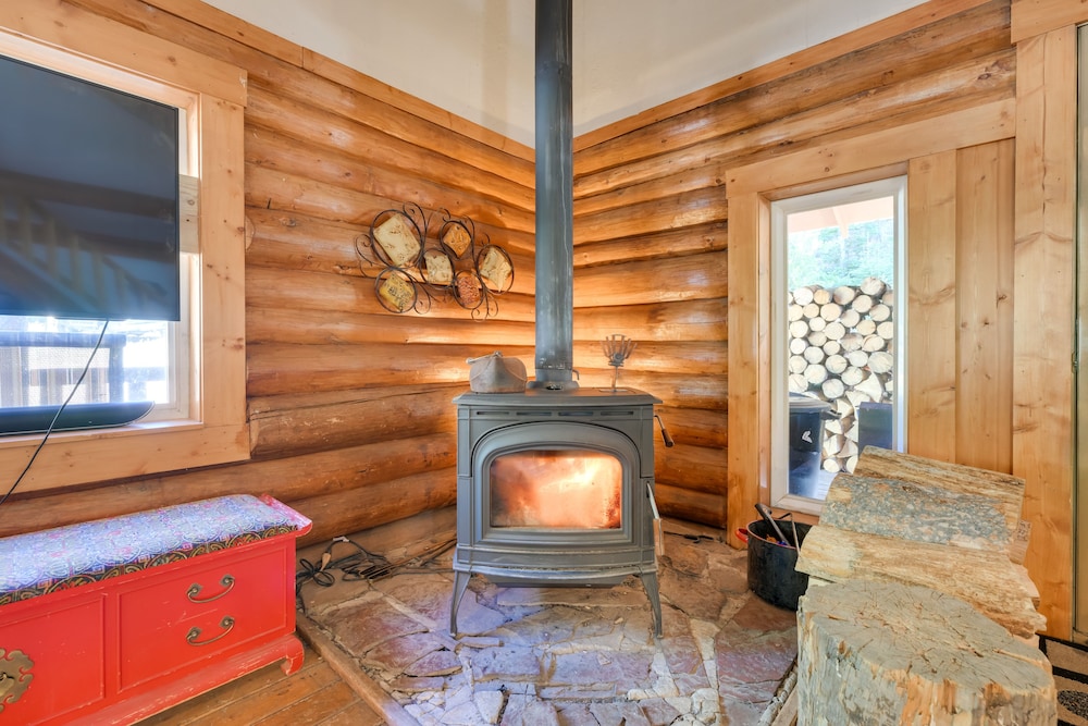 Philipsburg Log Cabin - Direct Bike Park Access! view 4