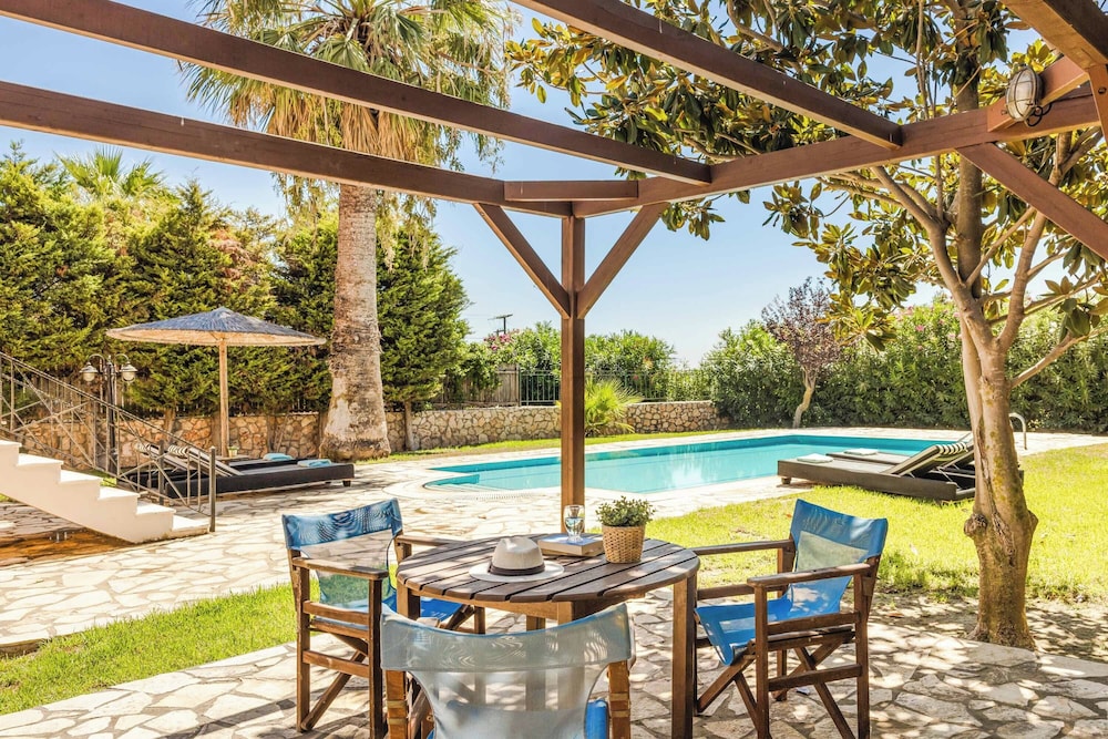 Villa Sarlata Sea View