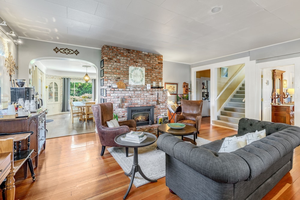 Ashland Vacations - Oak Hill Bed Breakfast - Property Image 5
