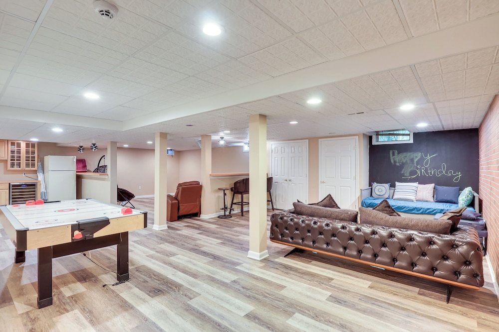Hot Tub & Pool: Family Home 5 Mi to Princeton!