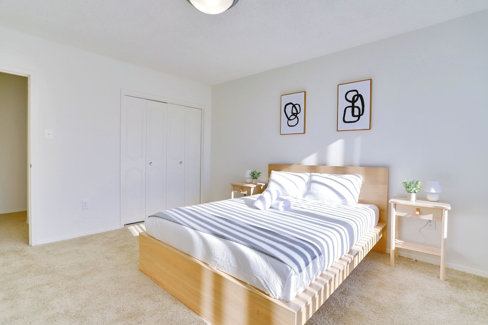 Crystal City Comfortable Apartments