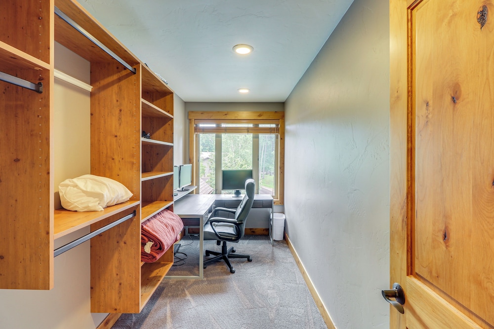 Pet-friendly Columbia Falls Home w/ Gas Grill! view 5
