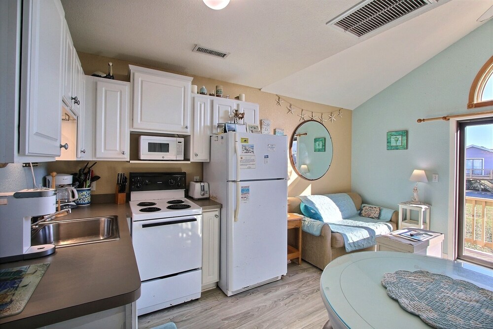 2 Cabana By The Sea Studio Bedroom Condo by RedAwning view 4