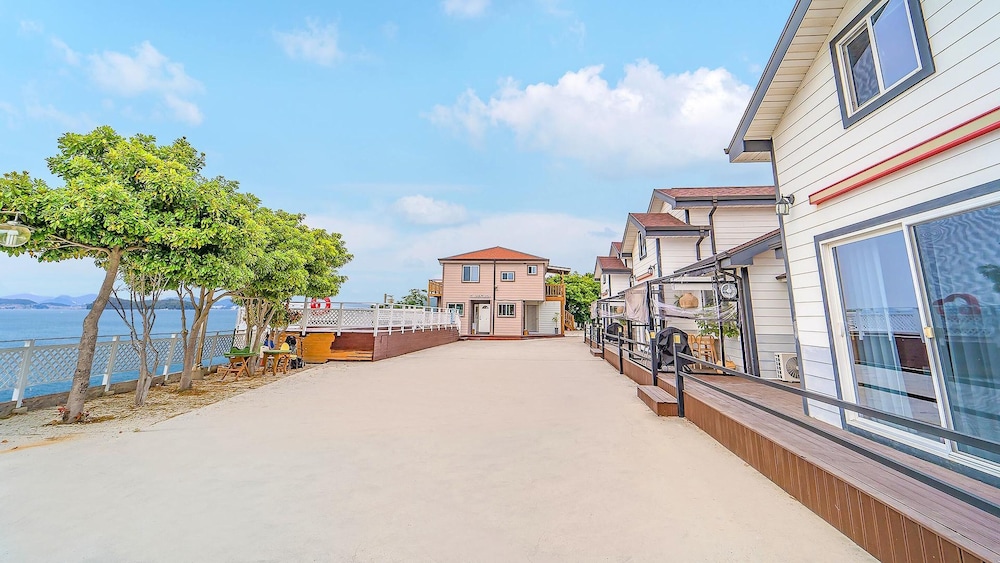 Yeosu Hi Mom Kids Family Pension Gold