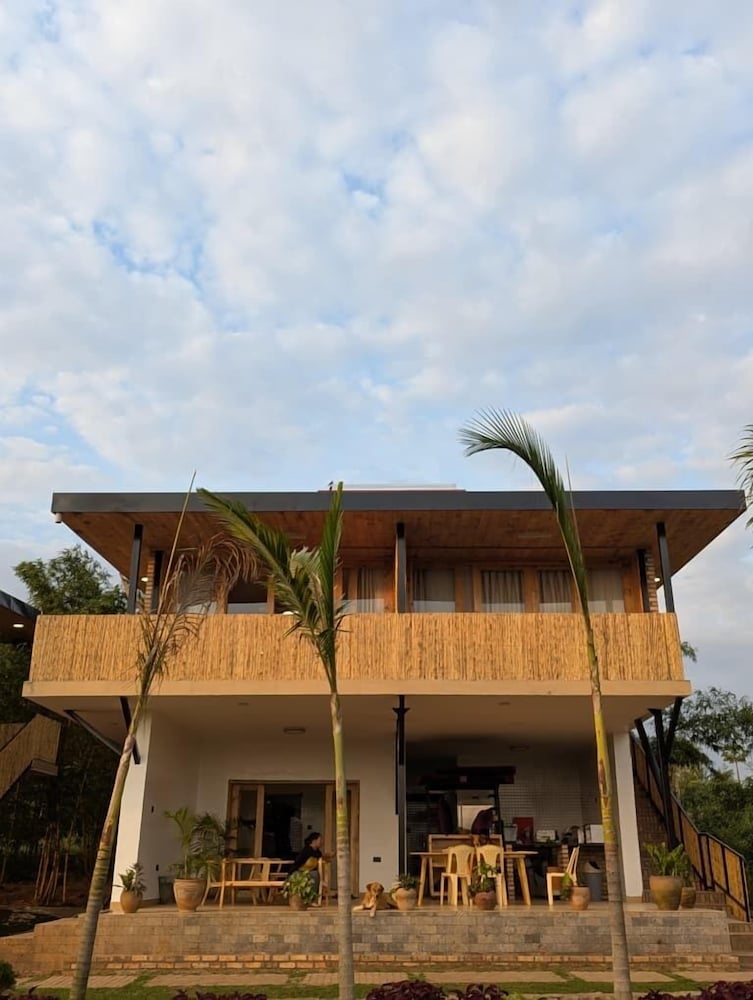 Eagle View Farm & Lake Retreat