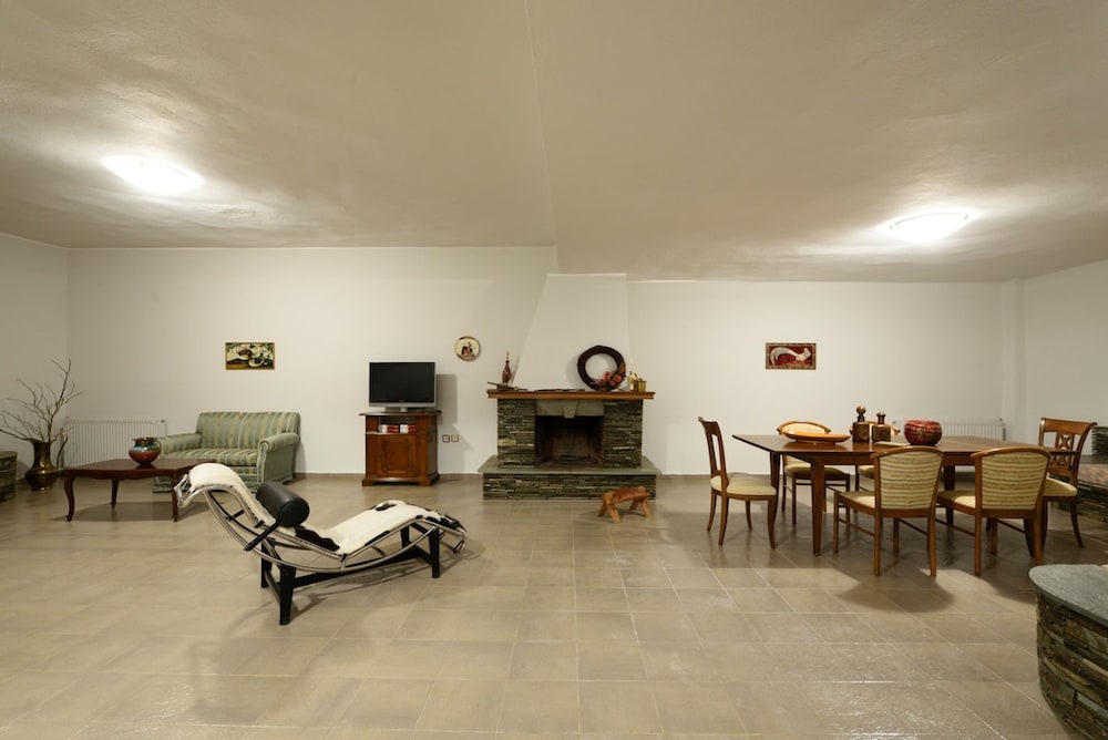 Escape Villa in Melissochori