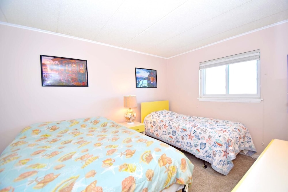 Thunder Island 81b 2 Bedroom Condo by RedAwning view 5