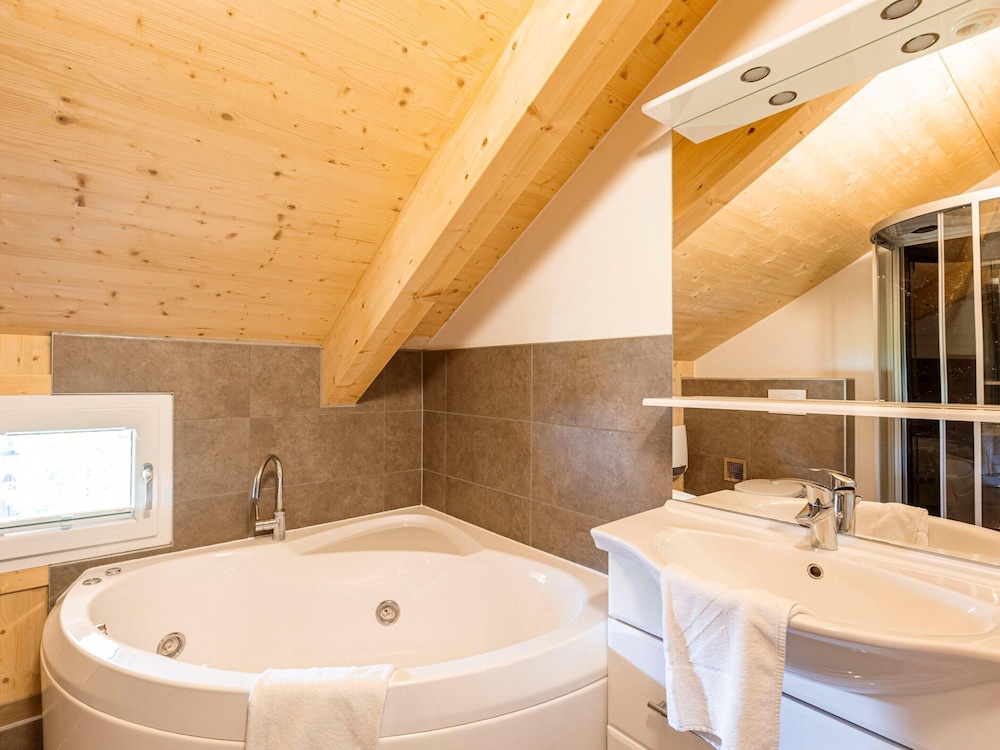 Nice Chalet With Whirlpool