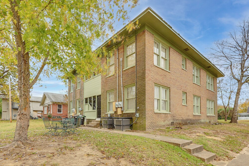 Easy Highway Access: Texarkana Condo Near Dtwn