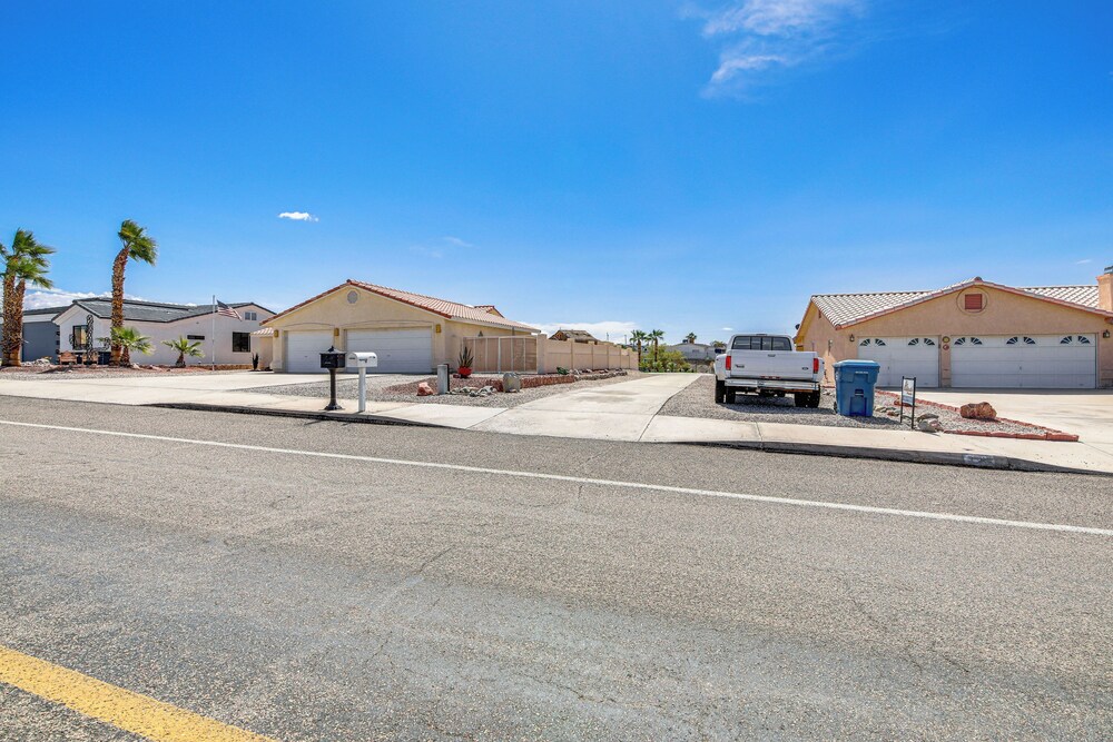 NEW Listing! Gorgeous Poolside Views: Havasu Haven