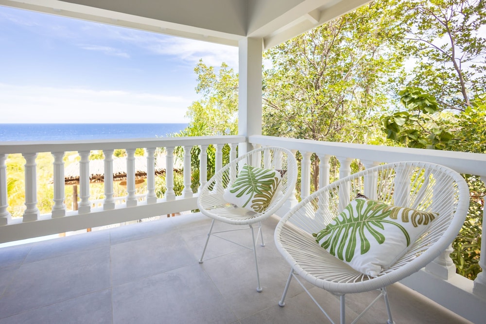 Caribbean Delight Villa With Stunning Pool View