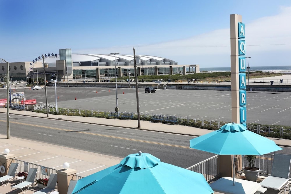 Aquarius Oceanfront Inn