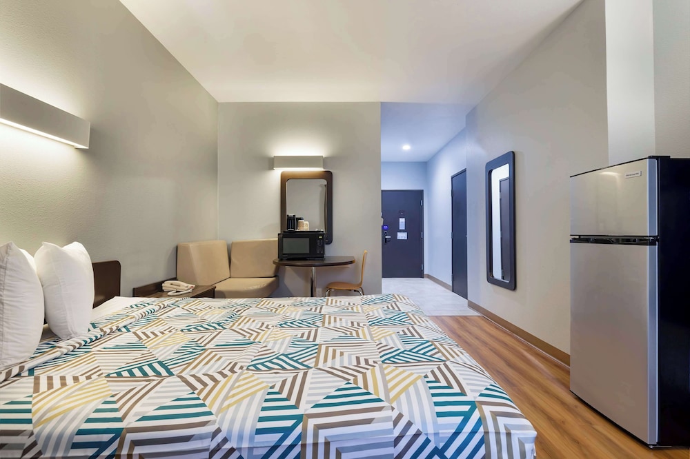 Studio 6 Suites Texas City, Tx - I-45 South - Property Image 3