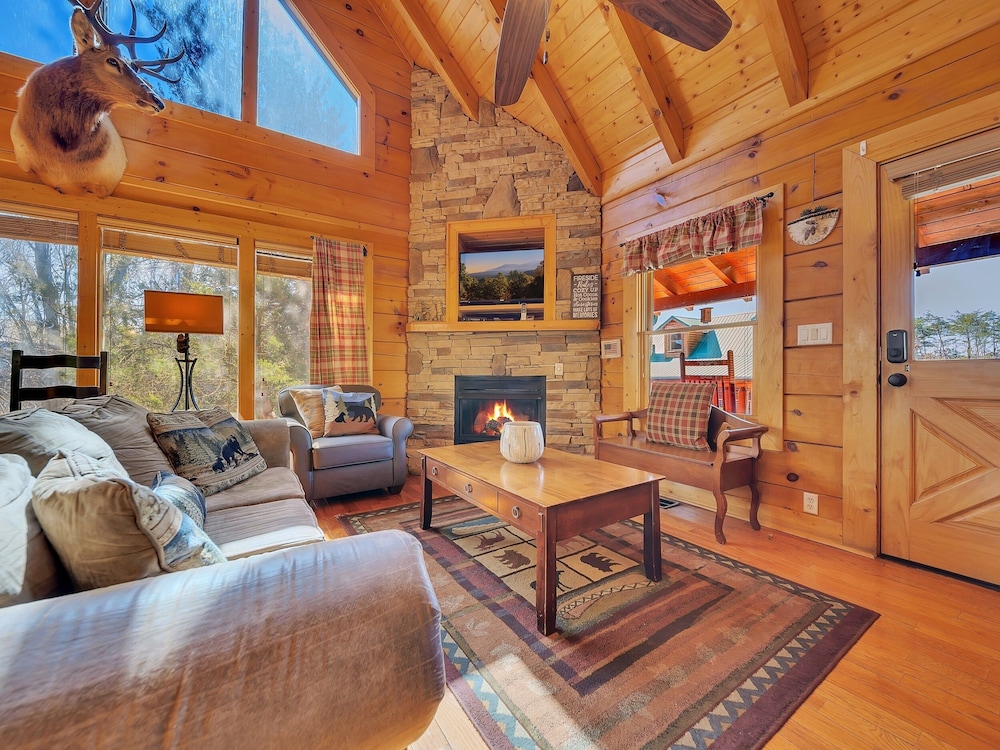 Ern821 - Tranquil Times 5 Bedroom Cabin