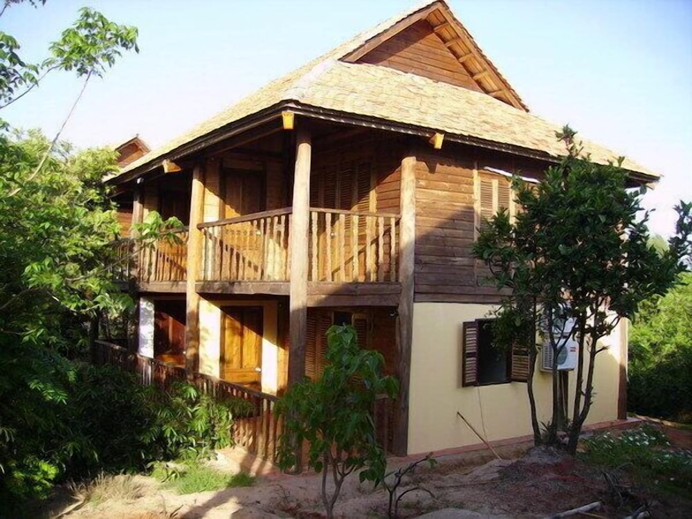 River Ray Estates