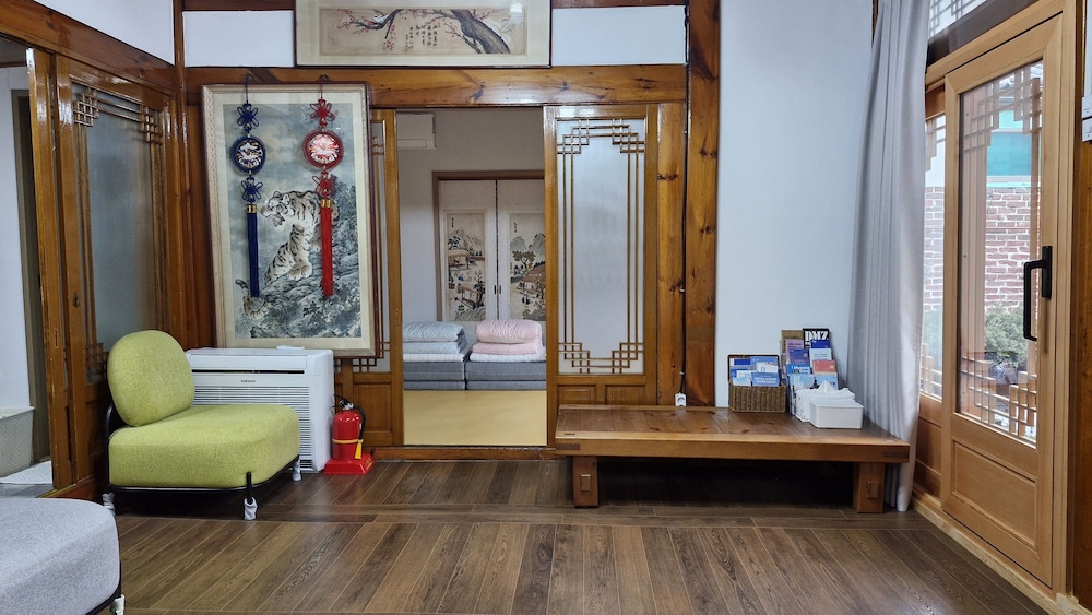 Leedo Hanok