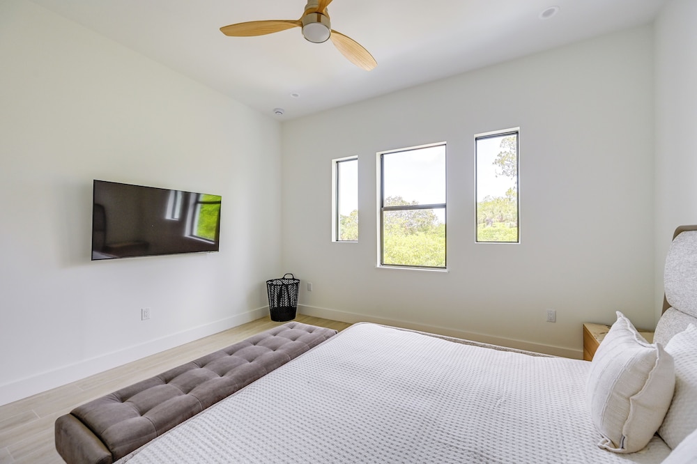 Walk to Celebration Park: Naples Home w/ Pool!