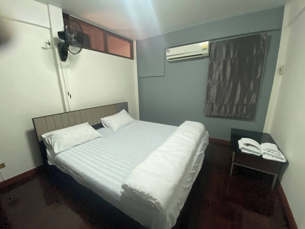 Beautiful 2 Story Newly Renovated Bungalow House