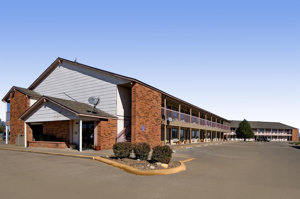 Garden City Vacations - Americas Best Value Inn Garden City - Property Image 8