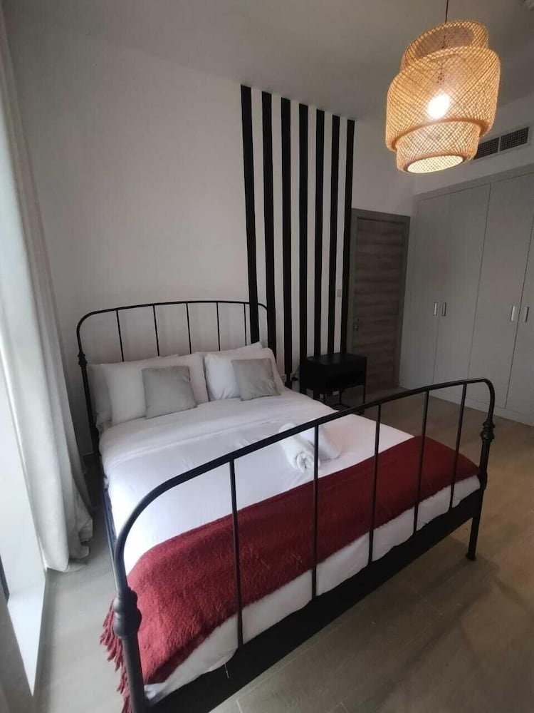 Stunning 1B With Balcony & City View - dubai
