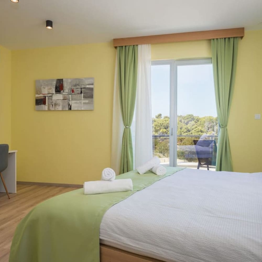 Villa Lavanda - Seaside Luxury Villa for 8 Guests