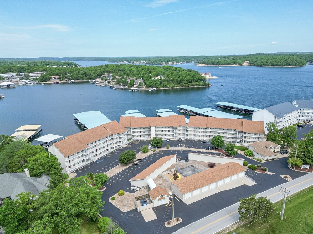 Experience Lakeside Living at Its Finest: Stunning Views and Prime Location!