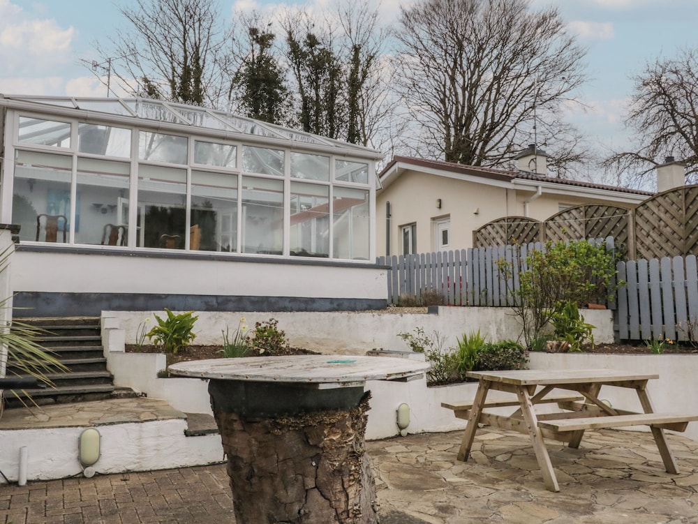 2 Carlton Cottage