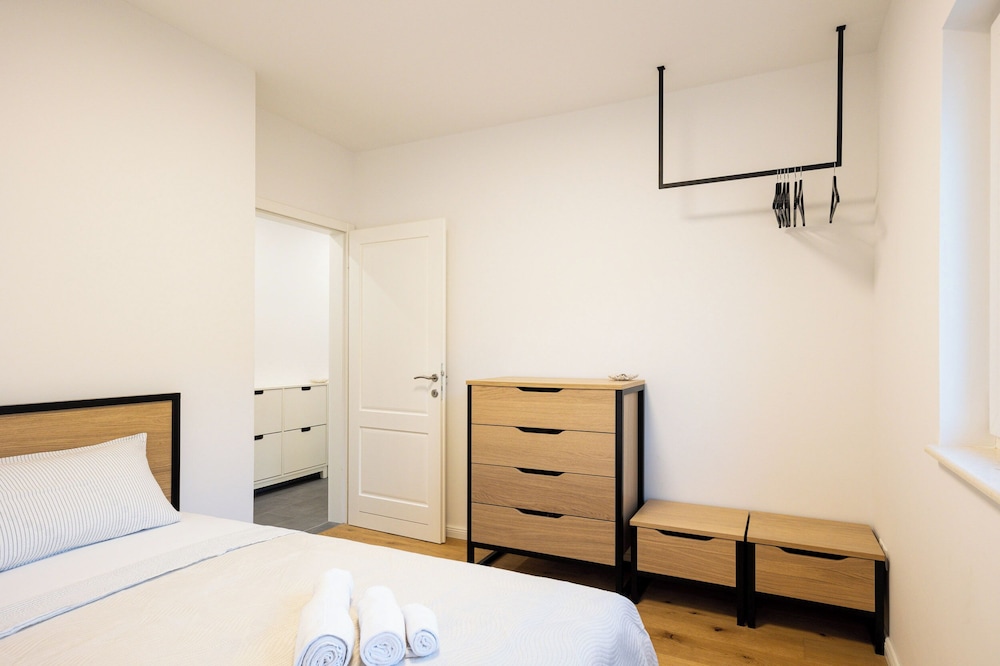 Olive Leaf - Ground Floor Apartment