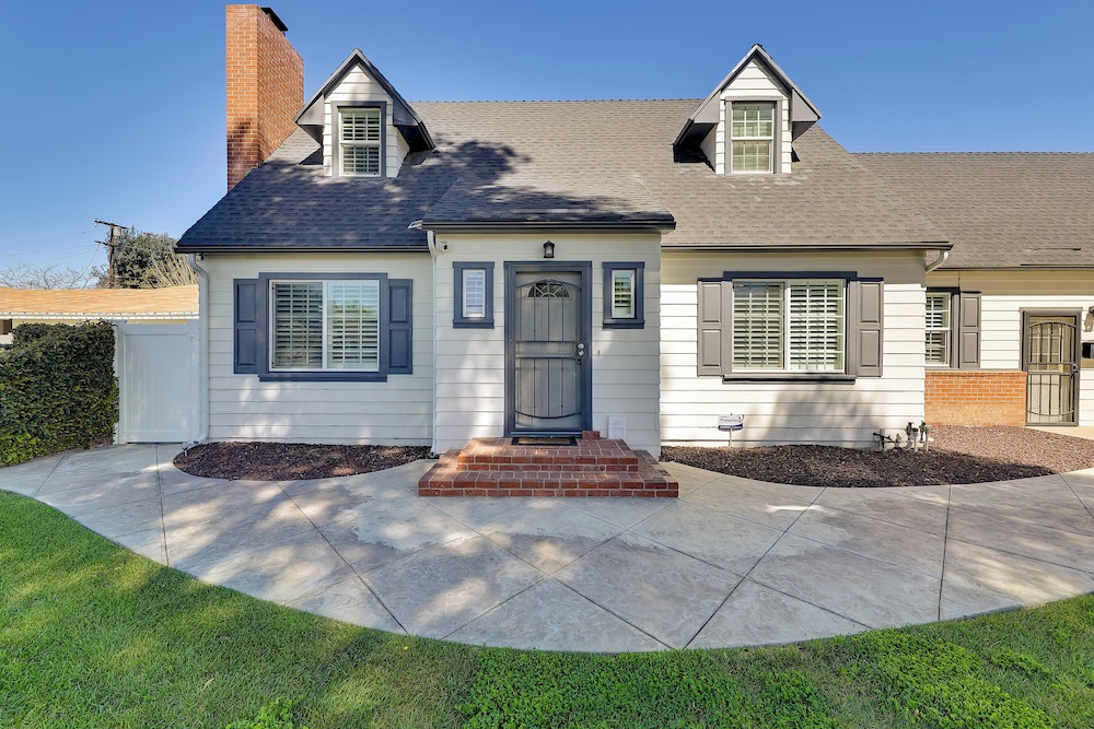 4 Mi to Dtwn: Riverside Gem w/ Pool & Game Room