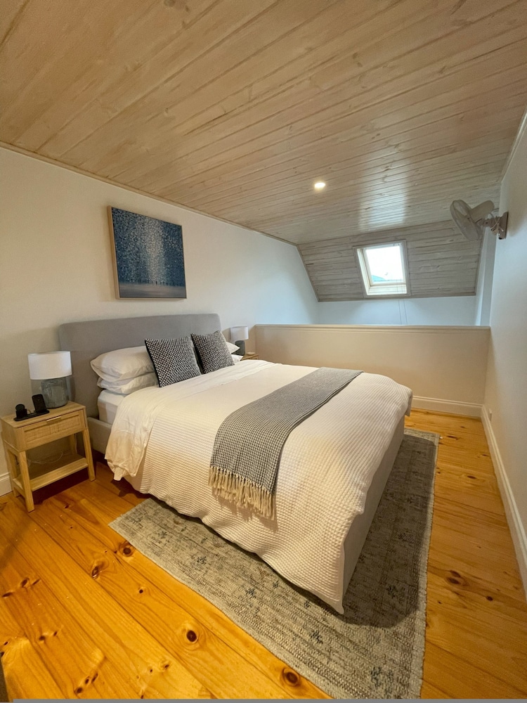 Central Lorne Retreat Quality Home Near Beach Town