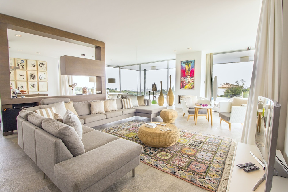 Cubo's Villa el Meandro view 5