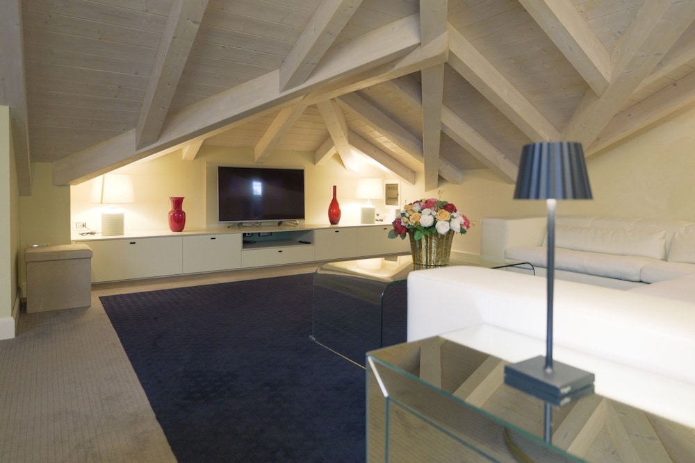 Villa Angela - Italian Homing