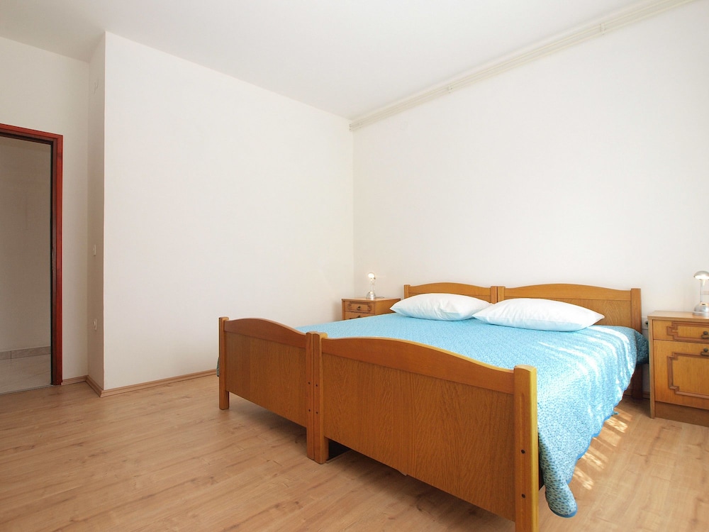 Apartment 1563 view 3