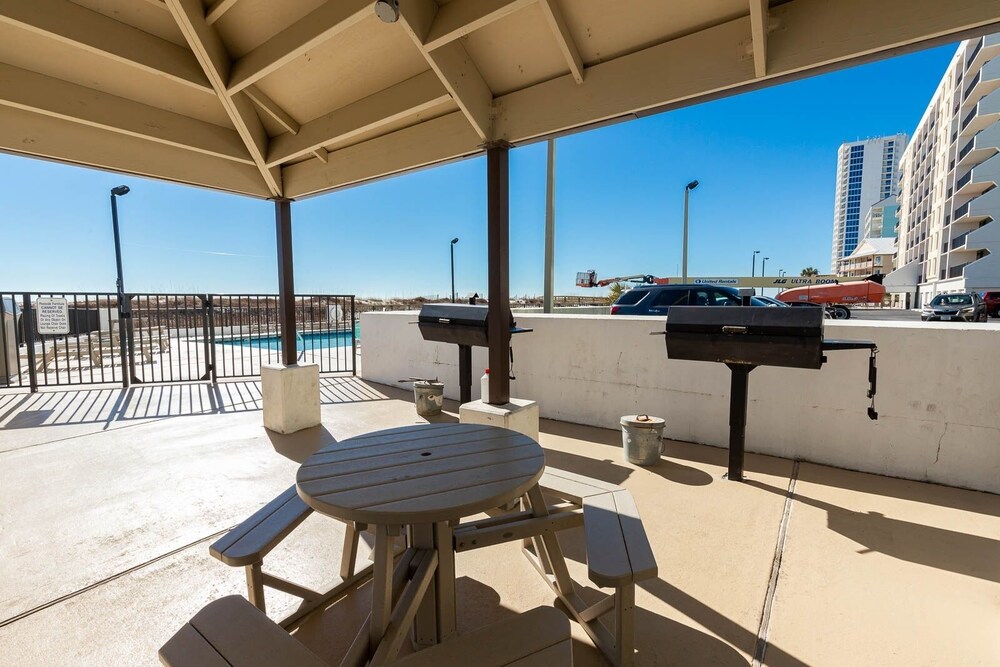 Island Winds East 610 2 Bedroom Condo
