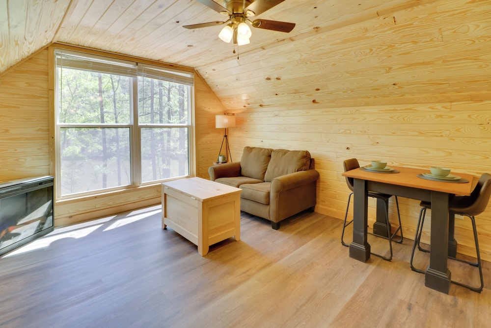 Cabin w/ Lake Access Near Talladega Nat'l Forest
