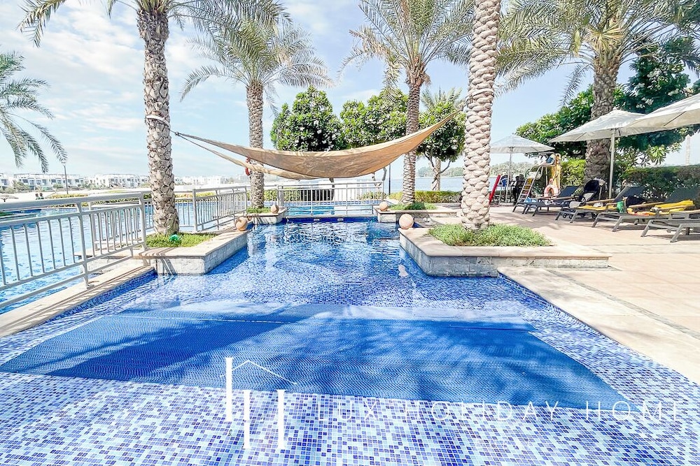 LUX The Shoreline Palm Island Penthouse