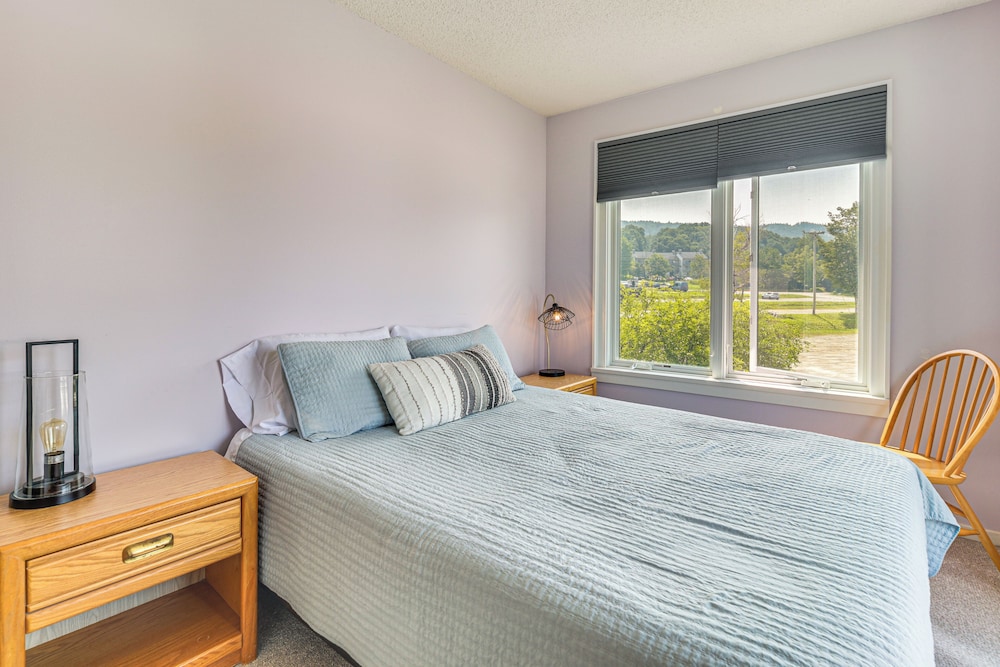 Walk to Bolton Valley Resort: Condo w/ Mtn Views!