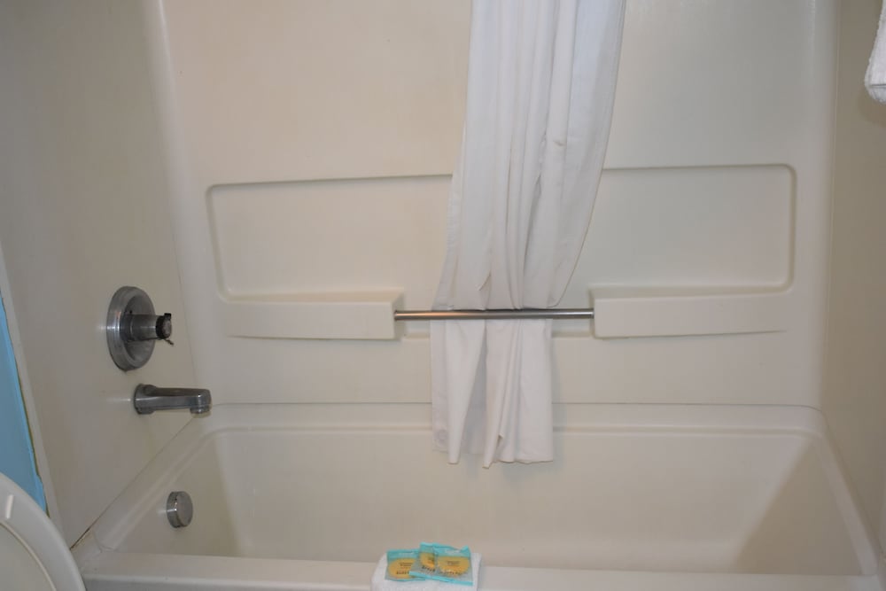 GUEST COTTAGES & SUITES