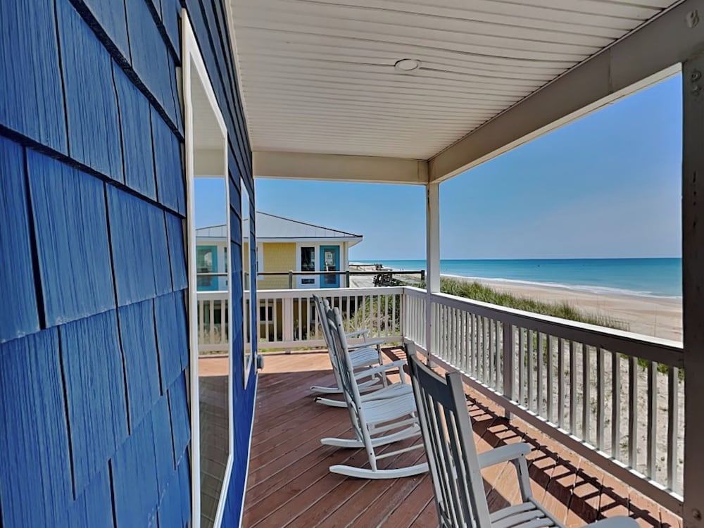 Pelican Landing by Topsail Realty
