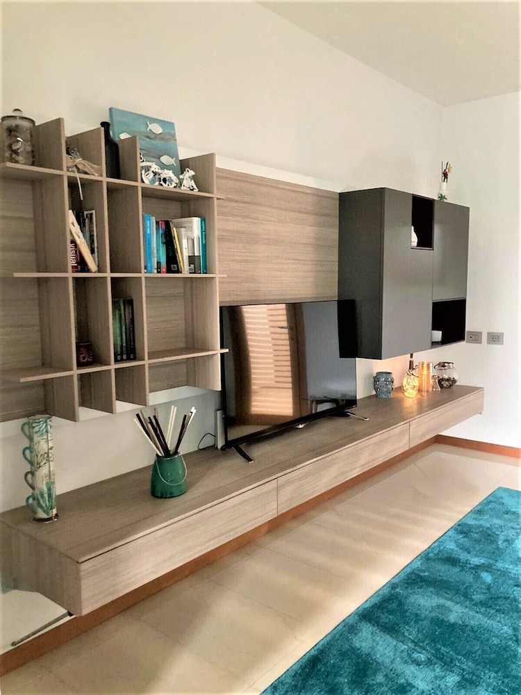 Borsa 1- Bright apartment with balcony