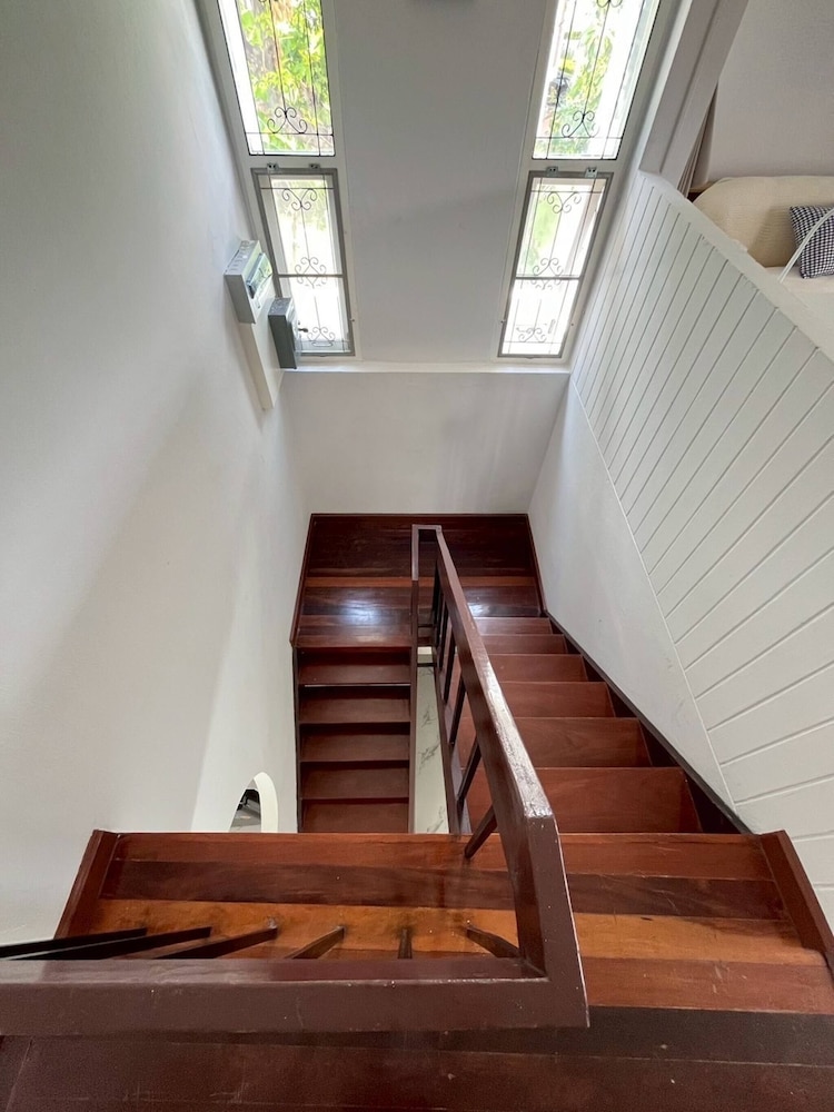 5 Beds 452sqm With Private Garden Pet-friendly Cctv Quiet and Homey