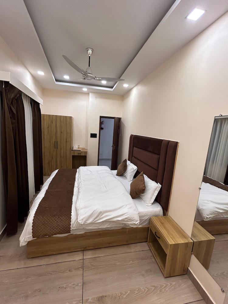 Peepal Hotel And Restaurant