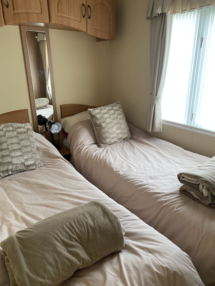 Stunning 2 Bedroom Static Caravan set in 60 Acres view 3