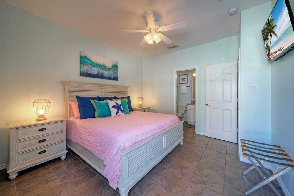 9 Costa Bahia Condos Sleeps 48 + Pool Minutes to the Beach
