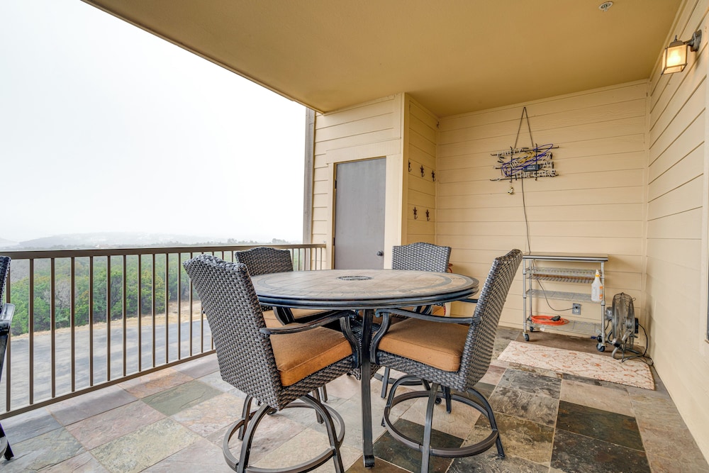 Jonestown Condo on Lake Travis w/ 2 Balconies! - Property Image 13