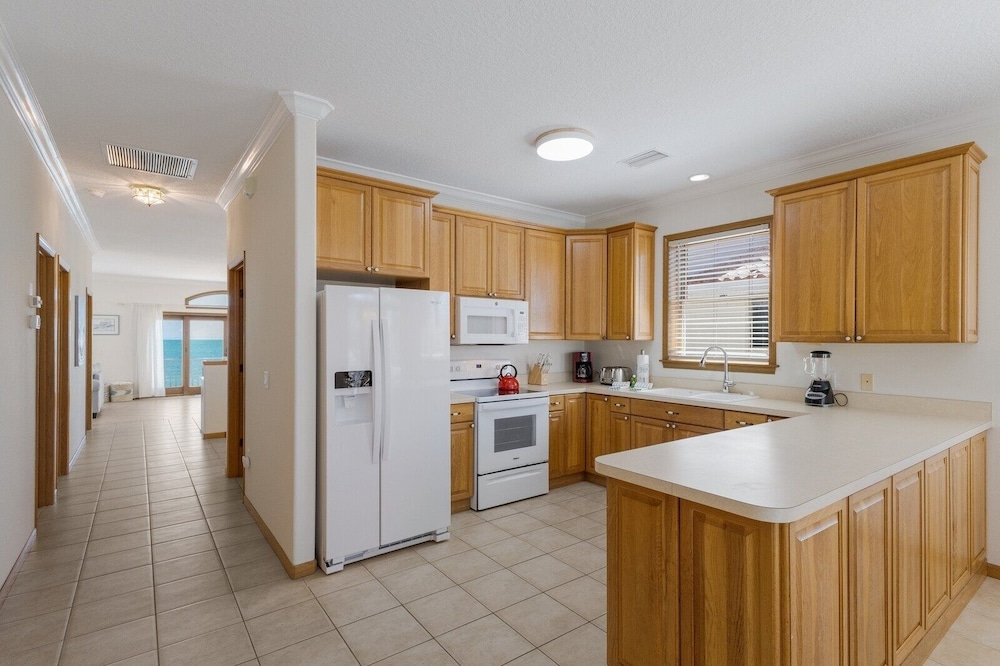 Dolphin Watch 3 Bedroom Home