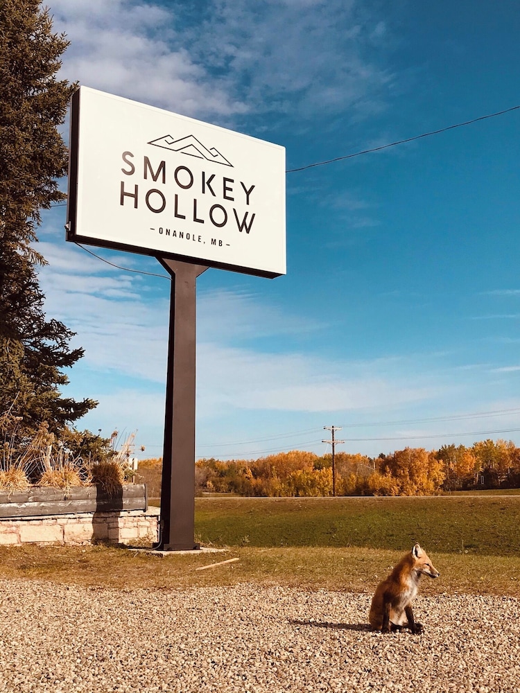 Smokey Hollow Motel & Resort