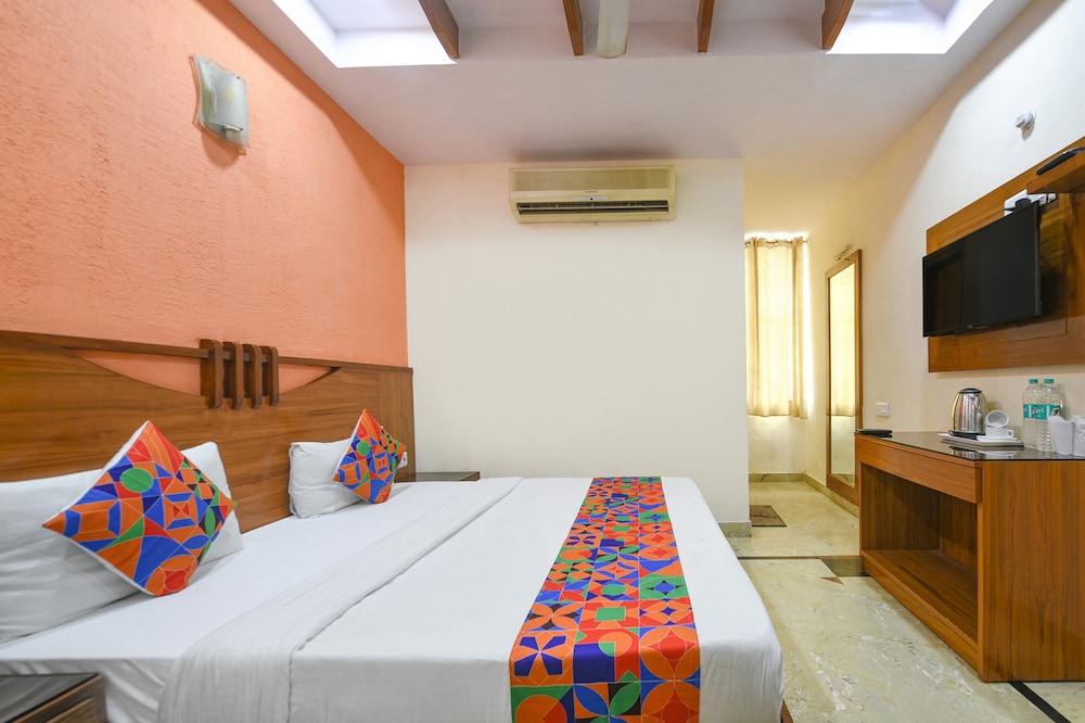 FabExpress Jaggi Palace