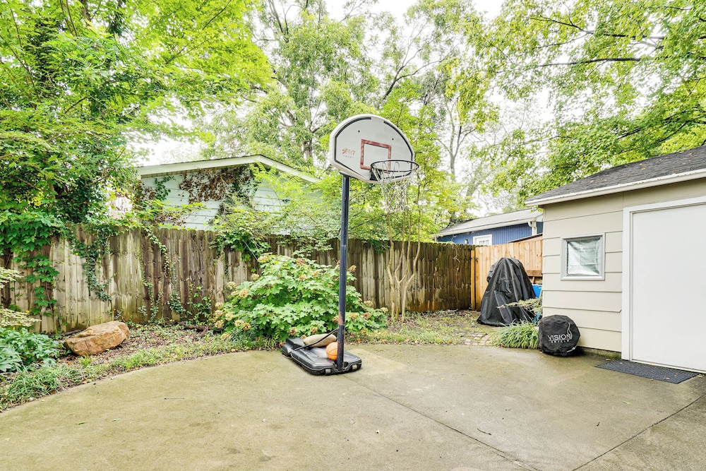 Cookout Ready: Walkable Home in Bearden Village